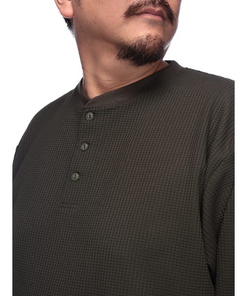 B&T CLUB(ビーティークラブ)の「B&T CLUB (ビーアンドティークラブ) SOLOTEX ワッフル ヘンリーネック 長袖 Tシャツ(Tシャツ/カットソー・メンズ・ネイビー/ホワイト/ブラック/カーキ・X1(3L~4L)/X2(4L~5L)/X3(6L~7L))」の9枚目の写真