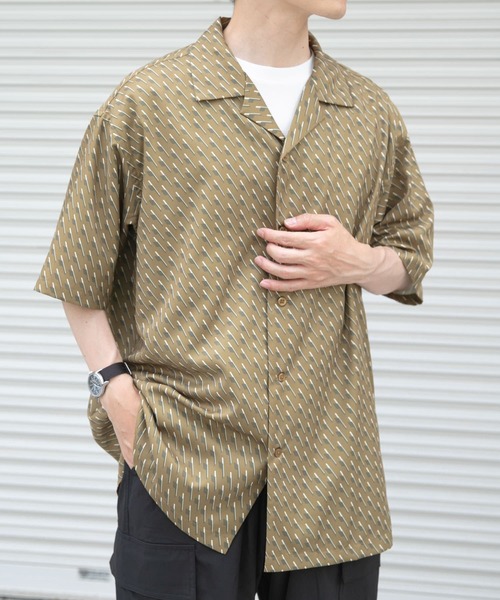 ITEMS URBANRESEARCH（アイテムズ アーバンリサーチ）の「ジオメトリックプリントオープンカラーシャツA（シャツ/ブラウス・メンズ・オフホワイト/ベージュ/ネイビー・LARGE/MEDIUM）」の3枚目の写真