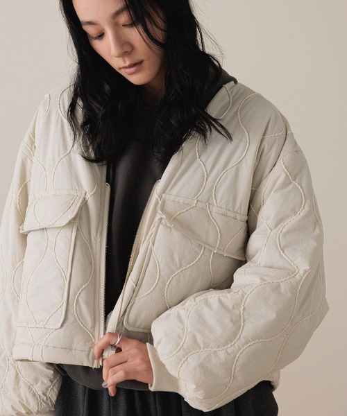 LOWRYS FARM（ローリーズファーム）の「キルティングショートブルゾン 579773（ブルゾン・レディース・グリーン/アイボリー/ブラック・FREE）」の20枚目の写真