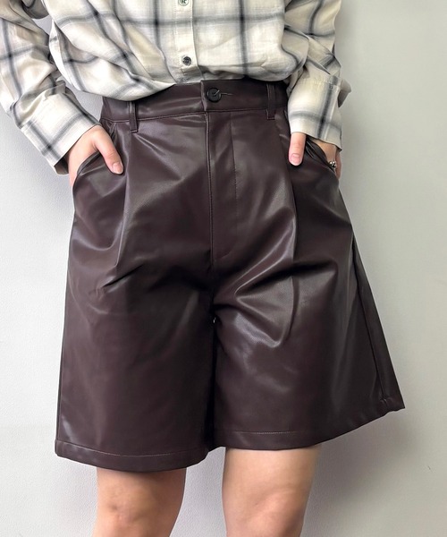 NICOLE CLUB（ニコル　クラブ）の「ハイウエストハーフパンツ（その他パンツ・レディース・ブラウン/チャコールグレー・MEDIUM）」の2枚目の写真