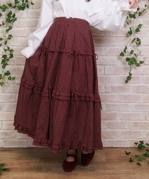 axes femme POETIQUE(アクシーズファムポエティック)の「リボン付ロングティアードスカート(スカート・レディース・ワイン/ブラック/グリーン・MEDIUM)」の3枚目の写真