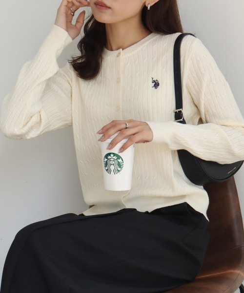 U.S. POLO ASSN.(ユーエスポロアッスン)の「【U.S. POLO ASSN./ユーエスポロアッスン】ロゴ刺繍 クルーネック ケーブルニット カーディガン(カーディガン/ボレロ・レディース・ブルー/グレー/アイボリー・LL/L/M)」の14枚目の写真