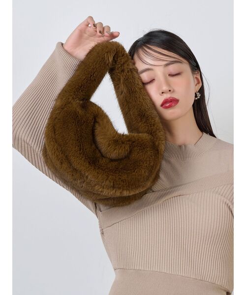 MURUA（ムルーア）の「フェイクファーバッグ（ハンドバッグ・レディース・ブラウン・FREE）」の12枚目の写真