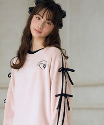 Amourire girl（アムリールガール）の「ラムフリース 袖リボンチュニックプルオーバー（スウェット）」