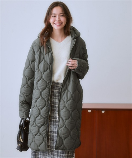 nissen（ニッセン）の「2WAYウェーブキルト裏ボアフーデットコート＜大きいサイズ有＞（その他アウター・レディース・モカ/チャコールグレー/ブラック/カーキ・S/M/L/LL/3L）」の2枚目の写真