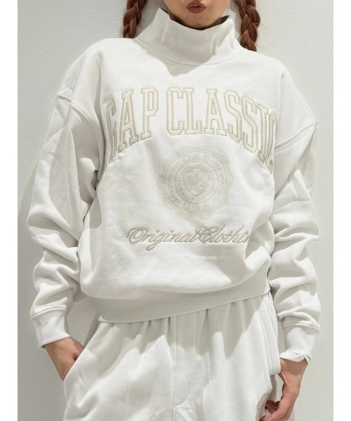 GAP(ギャップ)の「ヴィンテージソフトモックネック クロップド GAPロゴ スウェットシャツ(スウェット・メンズ・グリーン/アイボリー/ブラック・XS/S/M/L/XL)」の2枚目の写真