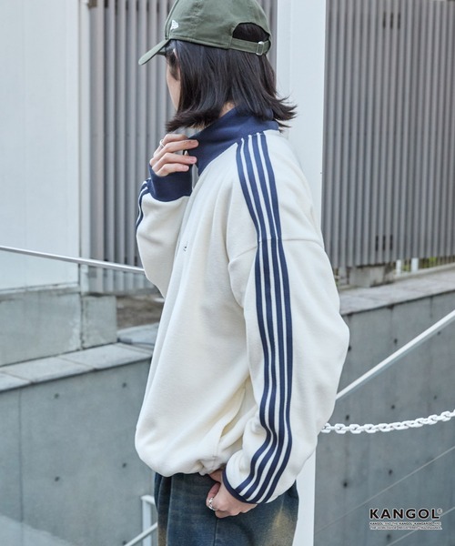 KANGOL（カンゴール）の「KANGOL/カンゴール 別注 <帯電防止/抗ピリング> ロゴ刺繍 ドロスト 配色 オーバーサイズ ボアフリース ハーフジップ スウェット（スウェット・メンズ・ブラック/アイボリー/チャコール/ブラウン/ネイビー/ワイン・M/L）」の9枚目の写真