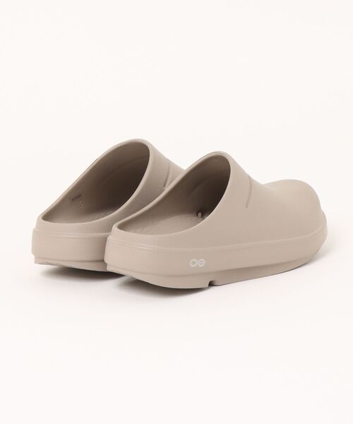 OOFOS(ウーフォス)の「【Ca】OOFOS Oocloog(サンダル・レディース・ブラック/ヘザーグレー・S/M)」の3枚目の写真