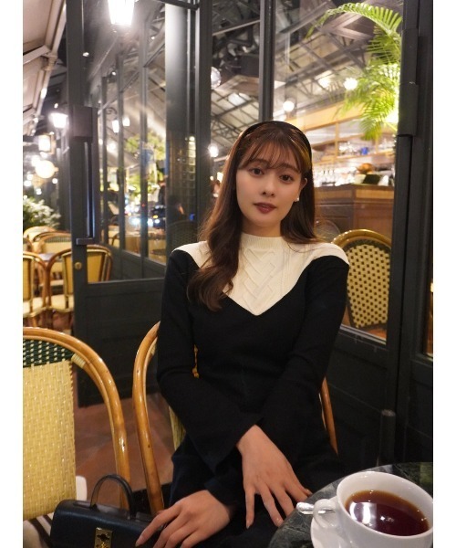 ワンピース Herlipto Ruffled Two-tone Knit Dress Herlipto Ruffled Two-tone Knit Dress