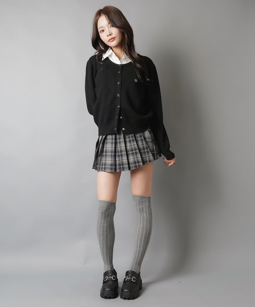 SPINNS(スピンズ)の「さりげなさがちょうどいい♪刺繍入りスナップボタンカーディガン(カーディガン/ボレロ・レディース・ブラック/レッド/オフホワイト/グレー/ネイビー・ONESIZE)」の12枚目の写真