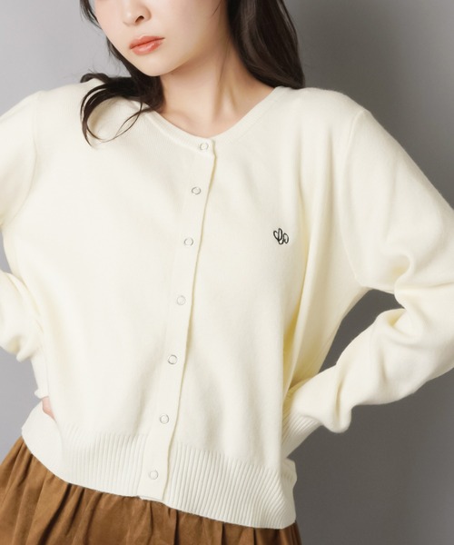 SPINNS(スピンズ)の「さりげなさがちょうどいい♪刺繍入りスナップボタンカーディガン(カーディガン/ボレロ・レディース・ブラック/レッド/オフホワイト/グレー/ネイビー・ONESIZE)」の19枚目の写真