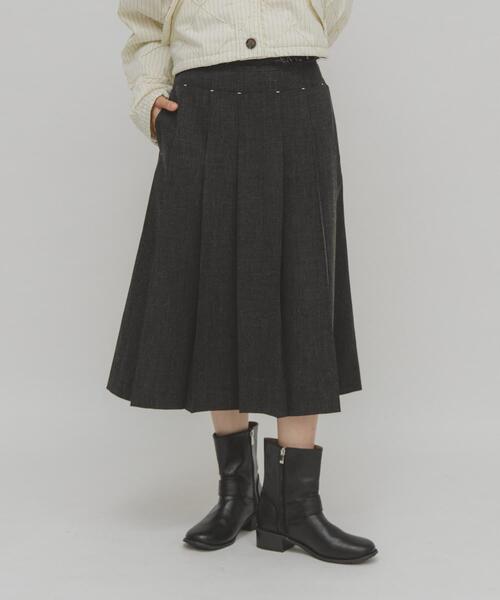 KBF（ケイビーエフ）の「プリーツミディスカート（スカート・レディース・チャコールグレー/ブラウン・ONE）」の2枚目の写真