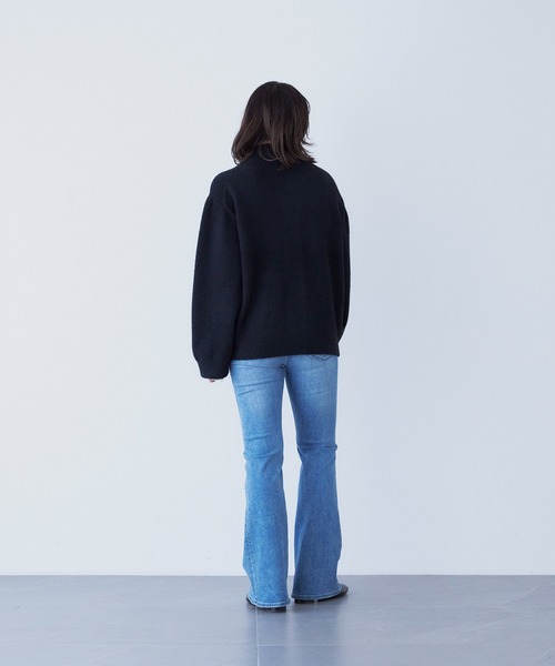 YANUK（ヤヌーク）の「ブーツカット（デニムパンツ・レディース・ライトブルー・21inch/22inch/23inch/24inch/25inch/26inch/27inch）」の4枚目の写真