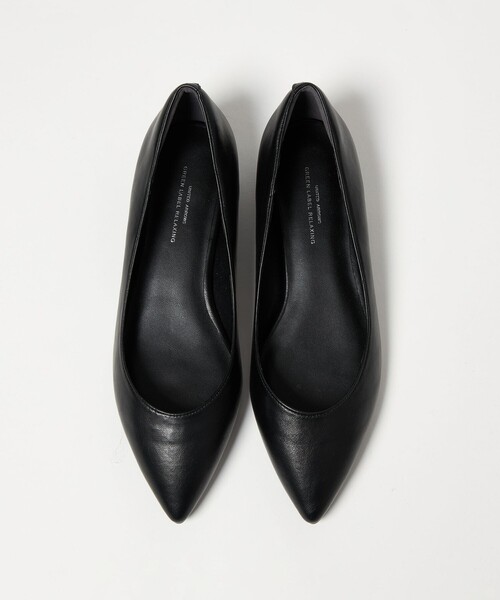 green label relaxing（グリーンレーベルリラクシング）の「ポインテッド メタルライン フラットパンプス 撥水（パンプス・レディース・その他1/オフホワイト/シルバー/ブラック・25.5cm/25cm/24.5cm/24cm/23.5cm/23cm/22.5cm/22cm）」の3枚目の写真