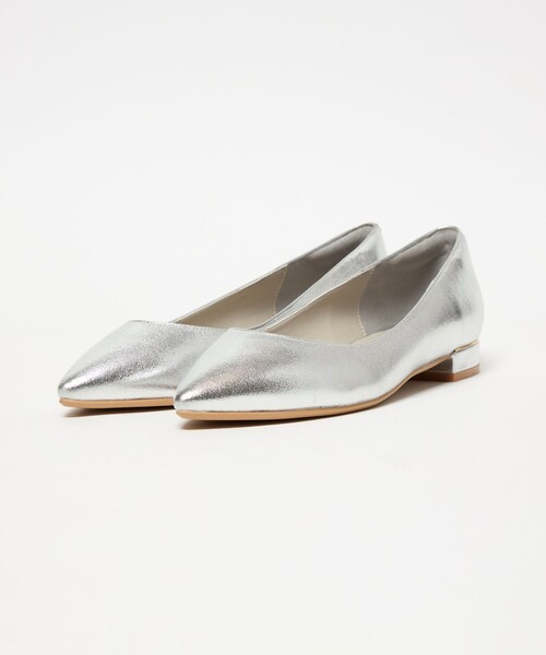 green label relaxing（グリーンレーベルリラクシング）の「ポインテッド メタルライン フラットパンプス 撥水（パンプス・レディース・その他1/オフホワイト/シルバー/ブラック・25.5cm/25cm/24.5cm/24cm/23.5cm/23cm/22.5cm/22cm）」の5枚目の写真