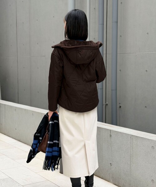 MICO COULIER（ミコクリエ）の「《リバーシブル》パネトレーションファーキルトジャケット（ブルゾン・レディース・ブラウン/グレイッシュベージュ・38）」の5枚目の写真