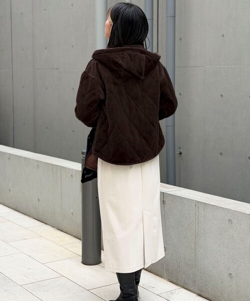 MICO COULIER（ミコクリエ）の「《リバーシブル》パネトレーションファーキルトジャケット（ブルゾン・レディース・ブラウン/グレイッシュベージュ・38）」の11枚目の写真