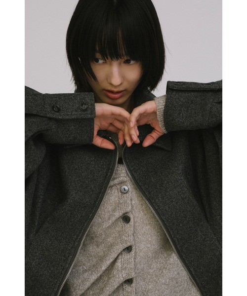 duei(デュイ)の「フロントタックカーディガン(カーディガン/ボレロ・レディース・チャコールグレー/グレイッシュベージュ・FREE)」の21枚目の写真