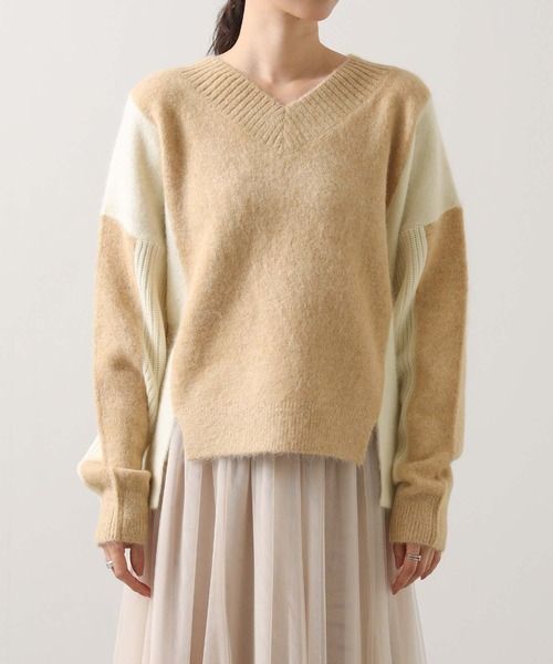 EN'DAY（エンディ）の「アルパカ混バイカラーＶネックニット（ニット/セーター・レディース・ベージュ系・FREE）」の13枚目の写真