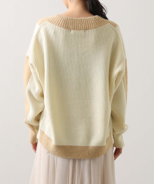 EN'DAY（エンディ）の「アルパカ混バイカラーＶネックニット（ニット/セーター・レディース・ベージュ系・FREE）」の14枚目の写真