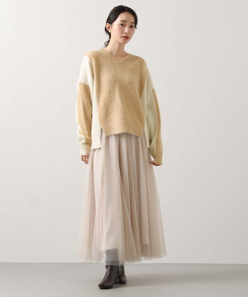 EN'DAY（エンディ）の「アルパカ混バイカラーＶネックニット（ニット/セーター・レディース・ベージュ系・FREE）」の2枚目の写真