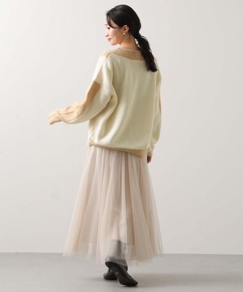 EN'DAY（エンディ）の「アルパカ混バイカラーＶネックニット（ニット/セーター・レディース・ベージュ系・FREE）」の4枚目の写真