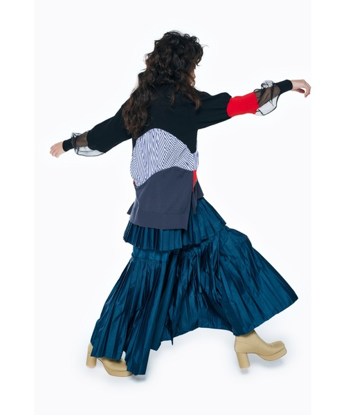 ENFOLD(エンフォルド)の「SOLOTEXサテン プリーツスカート(スカート・レディース・ブラック/ターコイズブルー・38/36)」の9枚目の写真