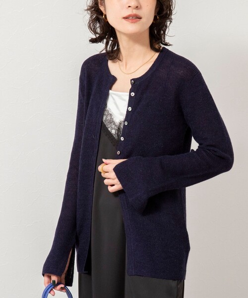 NOLLEY’S Sophi（ノーリーズソフィ）の「《手洗い可能》モヘヤ混片畦ミディ丈Cネックカーディガン（カーディガン/ボレロ・レディース・ネイビー/ホワイト/クリーム・38）」の3枚目の写真