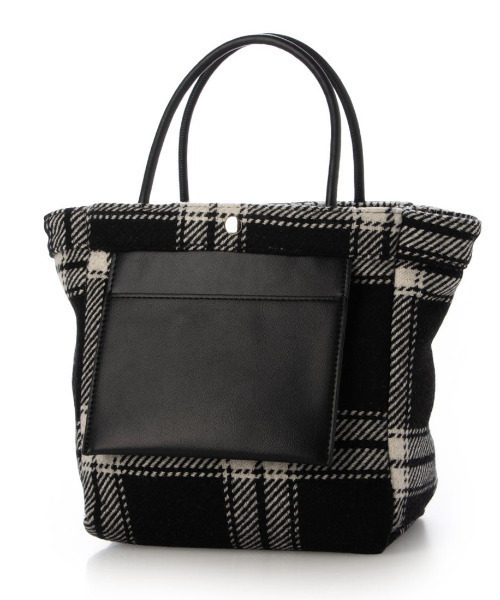 cache cache(カシュ カシュ)の「VERYコラボ カシュカシュ cachecache / ウールリバーシブルチェックトートバッグ(トートバッグ・レディース・レッド/ブラック・FREE)」の2枚目の写真