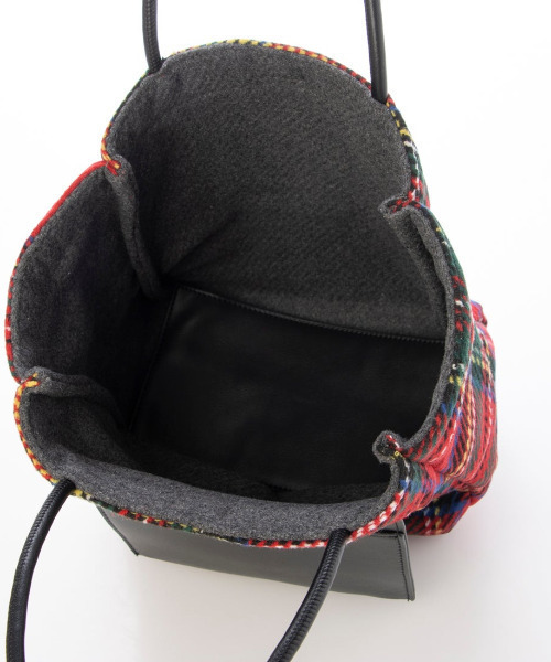 cache cache(カシュ カシュ)の「VERYコラボ カシュカシュ cachecache / ウールリバーシブルチェックトートバッグ(トートバッグ・レディース・レッド/ブラック・FREE)」の11枚目の写真