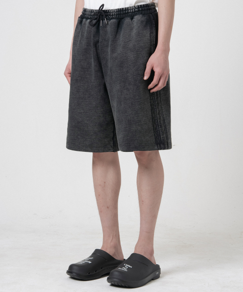 JUAN HOMME(ジュアンオム)の「トラックスウェットハーフパンツ(ブラック)(その他パンツ・レディース・その他・SMALL/MEDIUM)」の1枚目の写真
