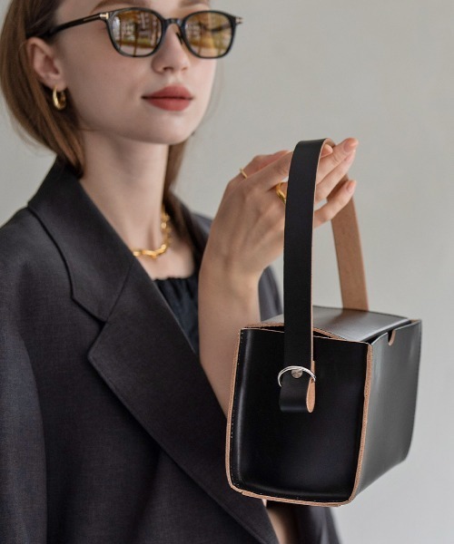 TIDEWAY（タイドウェイ）の「TIDEWAY vanityboxbag タイドウェイ バニティボックスバッグ（ハンドバッグ・レディース・シルバー/ブラック・FREE）」の2枚目の写真