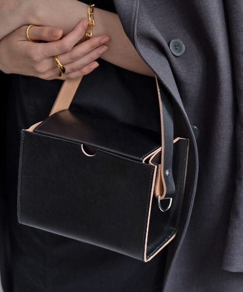 TIDEWAY（タイドウェイ）の「TIDEWAY vanityboxbag タイドウェイ バニティボックスバッグ（ハンドバッグ・レディース・シルバー/ブラック・FREE）」の6枚目の写真