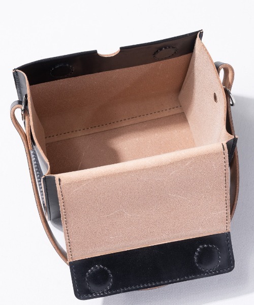 TIDEWAY（タイドウェイ）の「TIDEWAY vanityboxbag タイドウェイ バニティボックスバッグ（ハンドバッグ・レディース・シルバー/ブラック・FREE）」の18枚目の写真