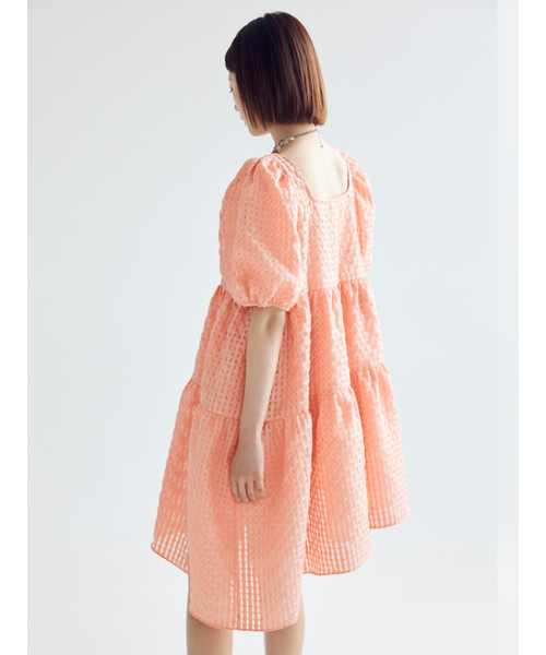 BOMNAL BOUTIQUE（ボムナルブティック）の「チェックパフラインミディドレス_ピーチ（ワンピース・レディース・その他・FREE）」の4枚目の写真