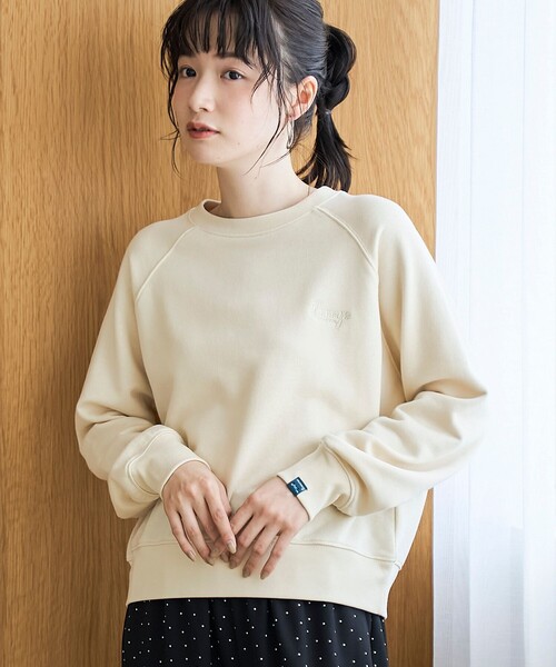 PENNEYS（ぺニーズ）の「【PENNEYS（ぺニーズ）別注】ロゴ刺繍 裏毛ラグランスウェット（スウェット・レディース・クリーム/ナチュラル/ライトブルー/ネイビー・M/L）」の2枚目の写真
