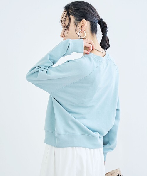 PENNEYS（ぺニーズ）の「【PENNEYS（ぺニーズ）別注】ロゴ刺繍 裏毛ラグランスウェット（スウェット・レディース・クリーム/ナチュラル/ライトブルー/ネイビー・M/L）」の19枚目の写真