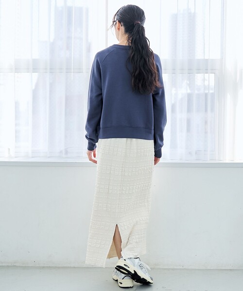 PENNEYS（ぺニーズ）の「【PENNEYS（ぺニーズ）別注】ロゴ刺繍 裏毛ラグランスウェット（スウェット・レディース・クリーム/ナチュラル/ライトブルー/ネイビー・M/L）」の22枚目の写真