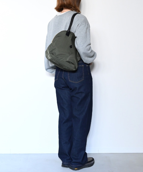 CLEDRAN(クレドラン)の「【本革ハンドル×軽量ナイロン】CL3934 CROIR OVAL BOSTON(ボストンバッグ・レディース・ブラック/オリーブ/ライトグレー/マスタード・FREE)」の13枚目の写真