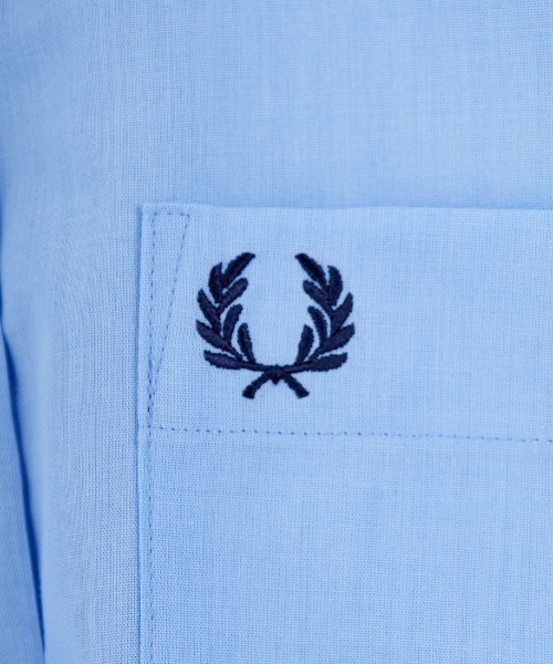 ◎状態良好【FRED PERRY】半袖シャツ/刺繍ロゴ/ライトブルー/M相当 FredPerryフレッドペリー】ポロシャツ 水色ライトブルー 刺繍ロゴ L