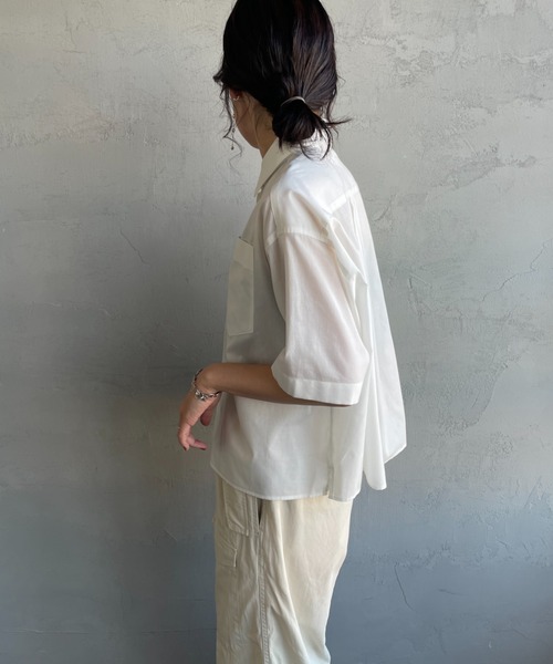 FRED PERRY（フレッドペリー）の「【WEB先行予約】[FRED PERRY/フレッドペリー] 別注 ワンポイントロゴ刺繍 シアーシャツ（シャツ/ブラウス・レディース・ホワイト/オートミール/ブルー/ブラック・10）」の13枚目の写真