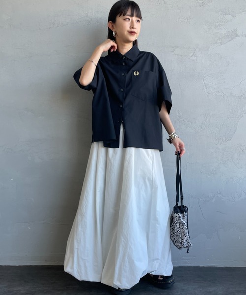 FRED PERRY（フレッドペリー）の「【WEB先行予約】[FRED PERRY/フレッドペリー] 別注 ワンポイントロゴ刺繍 シアーシャツ（シャツ/ブラウス・レディース・ホワイト/オートミール/ブルー/ブラック・10）」の9枚目の写真