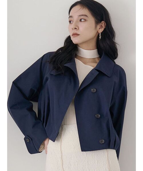 LAGUNAMOON（ラグナムーン）の「タックヘムトレンチライクショートブルゾン（ブルゾン・レディース・ベージュ/ネイビー・FREE）」の2枚目の写真