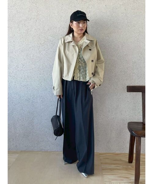 LAGUNAMOON（ラグナムーン）の「タックヘムトレンチライクショートブルゾン（ブルゾン・レディース・ベージュ/ネイビー・FREE）」の9枚目の写真