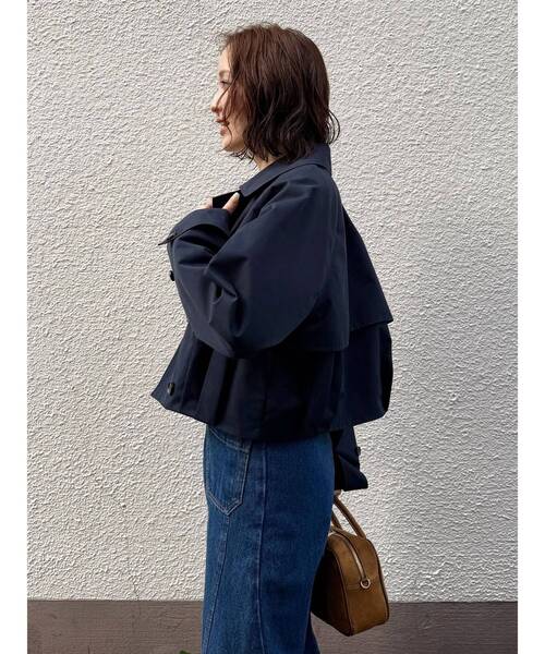 LAGUNAMOON（ラグナムーン）の「タックヘムトレンチライクショートブルゾン（ブルゾン・レディース・ベージュ/ネイビー・FREE）」の14枚目の写真