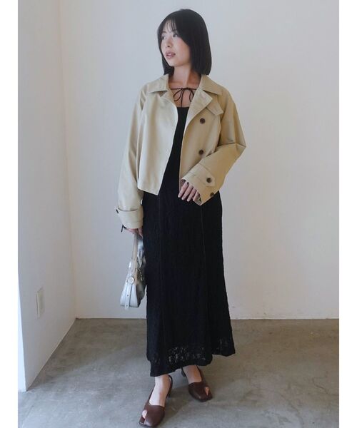 LAGUNAMOON（ラグナムーン）の「タックヘムトレンチライクショートブルゾン（ブルゾン・レディース・ベージュ/ネイビー・FREE）」の15枚目の写真