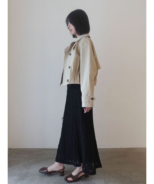 LAGUNAMOON（ラグナムーン）の「タックヘムトレンチライクショートブルゾン（ブルゾン・レディース・ベージュ/ネイビー・FREE）」の16枚目の写真