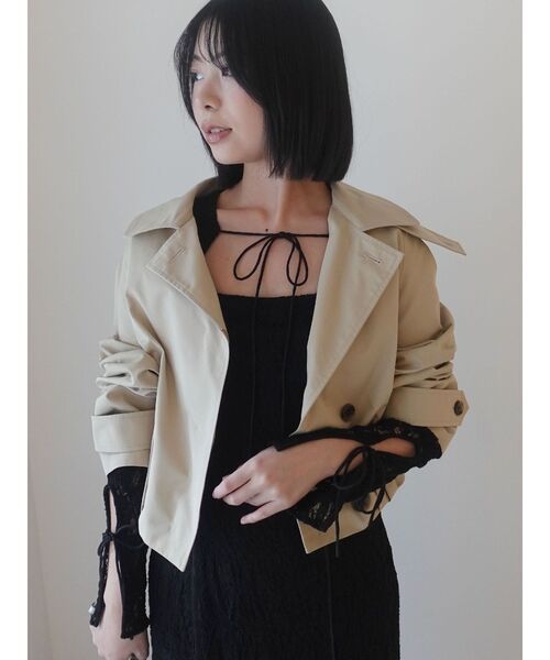 LAGUNAMOON（ラグナムーン）の「タックヘムトレンチライクショートブルゾン（ブルゾン・レディース・ベージュ/ネイビー・FREE）」の18枚目の写真