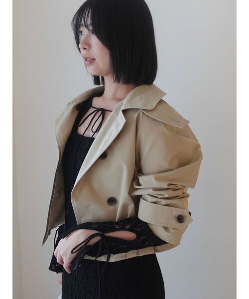 LAGUNAMOON（ラグナムーン）の「タックヘムトレンチライクショートブルゾン（ブルゾン・レディース・ベージュ/ネイビー・FREE）」の19枚目の写真