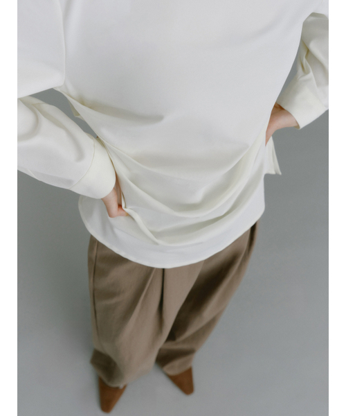 Yuje(ユジェ)の「NOMA DRAPE SHIRTS (3color,2size)(シャツ/ブラウス・レディース・ブラック/ダークブラウン/アイボリー・SMALL/MEDIUM)」の8枚目の写真